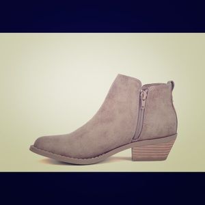 Repot Tan DeDe Bootie